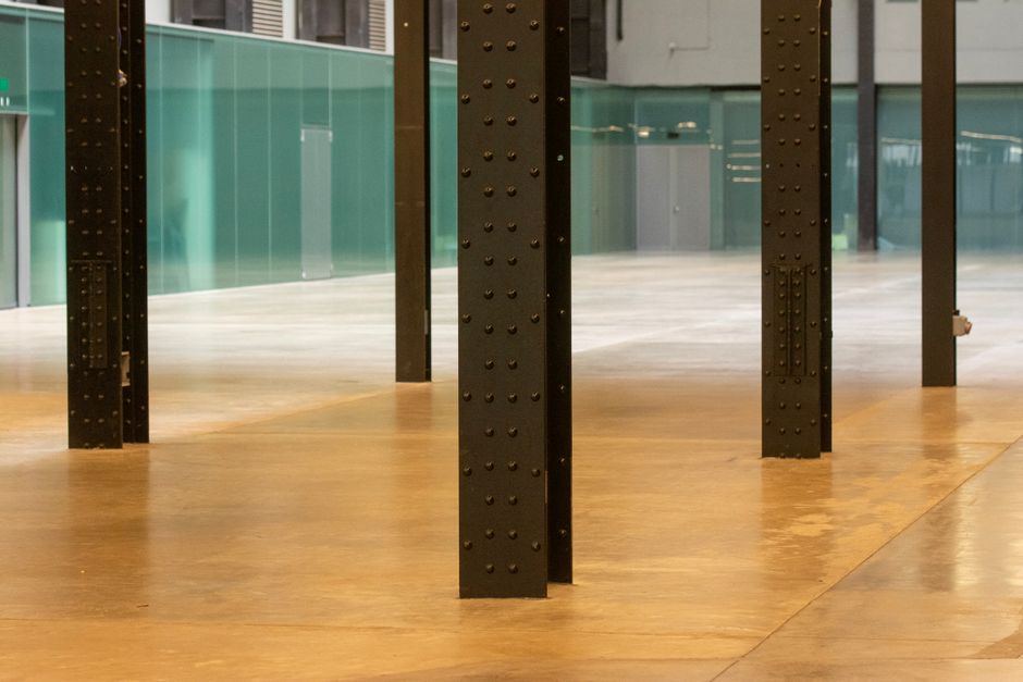 Béton ciré sol : avantages, prix et pose